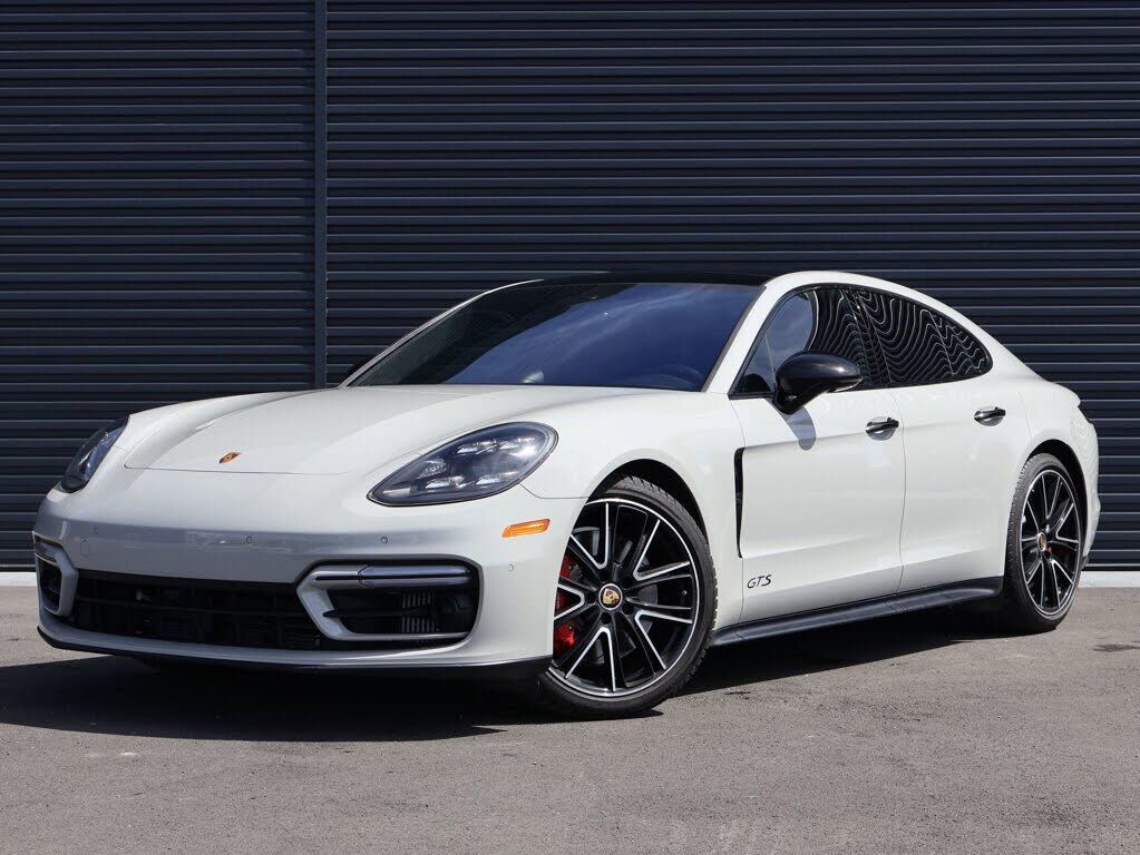 2023 PORSCHE Panamera