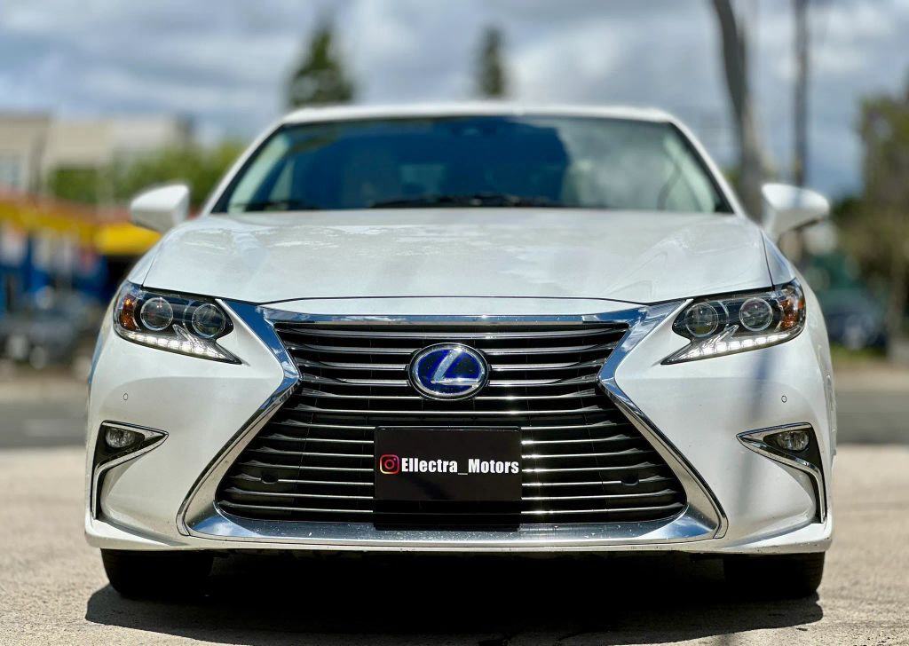 2018 LEXUS ES
