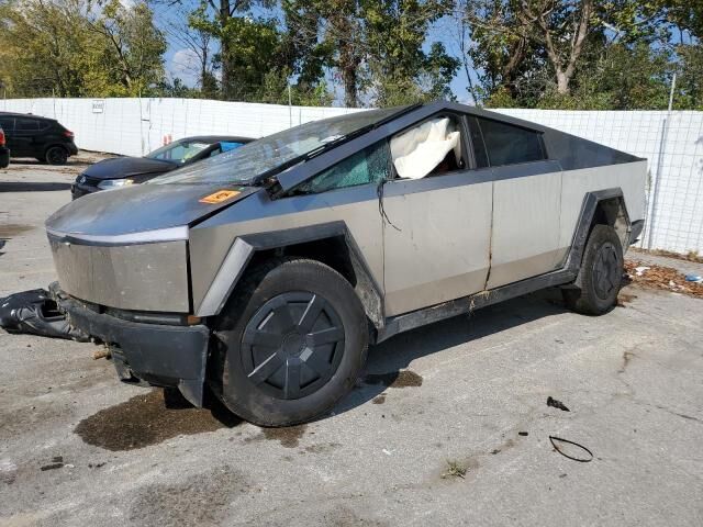 2025 TESLA Cybertruck