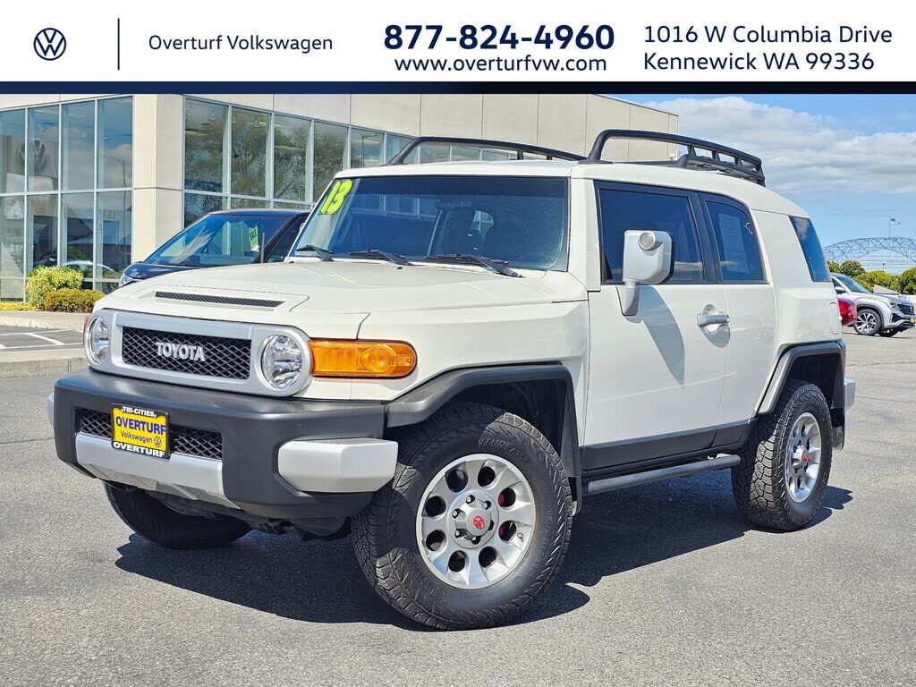 2013 TOYOTA FJ Cruiser