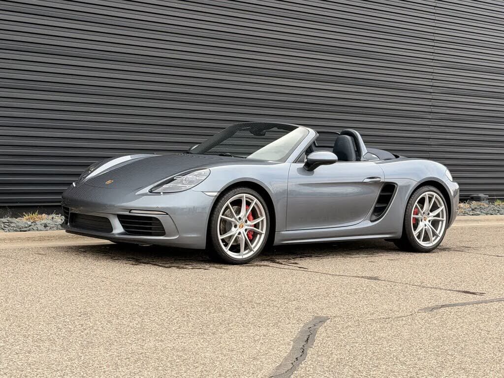 2025 PORSCHE 718