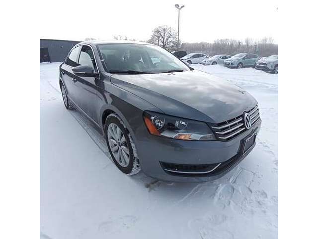 2012 VOLKSWAGEN Passat