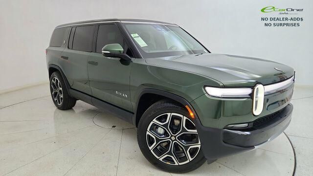 2025 RIVIAN R1S