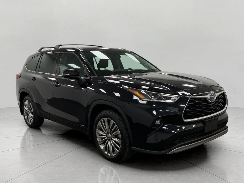 2022 TOYOTA Highlander