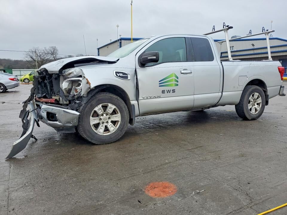 2017 NISSAN Titan