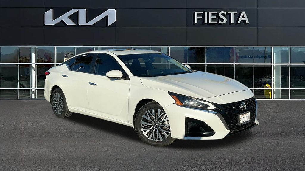 2023 NISSAN Altima