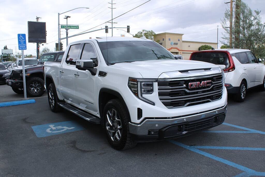 2023 GMC Sierra
