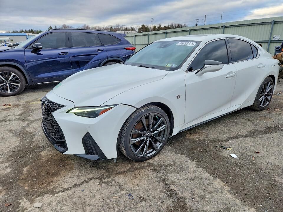 2021 LEXUS IS
