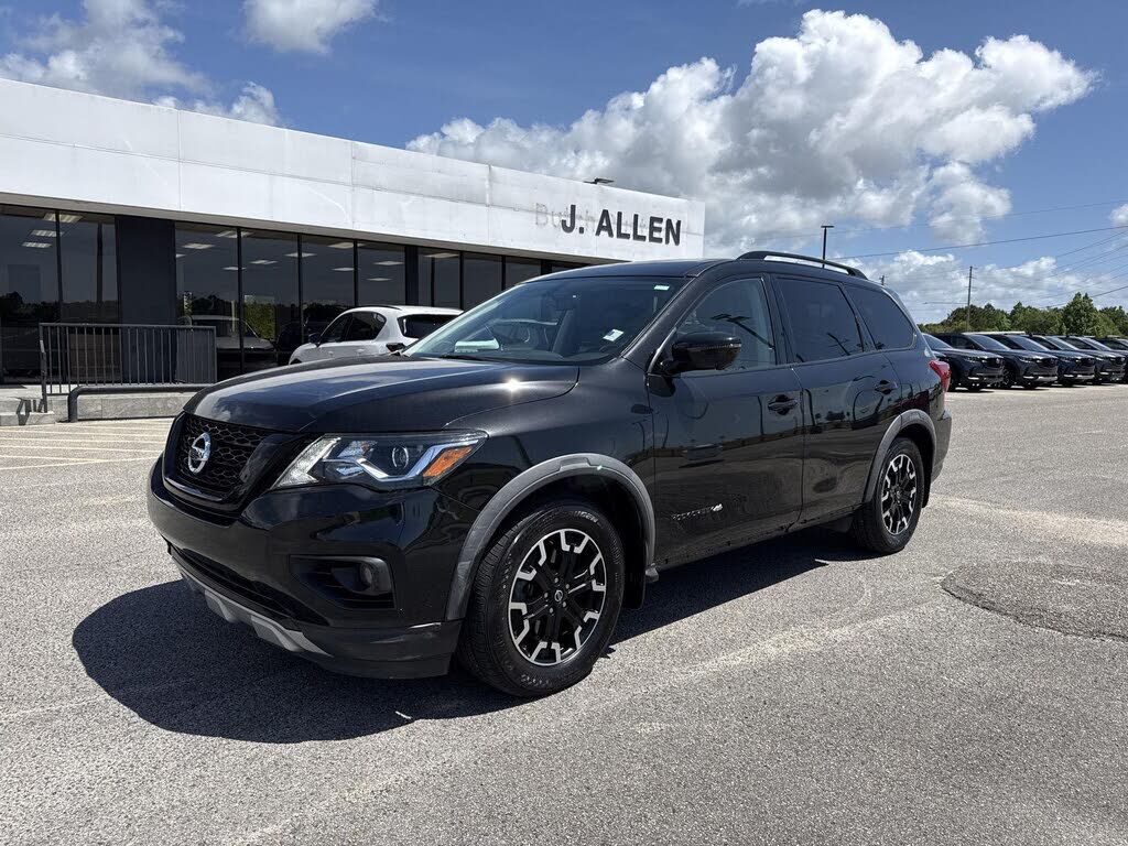 2020 NISSAN Pathfinder