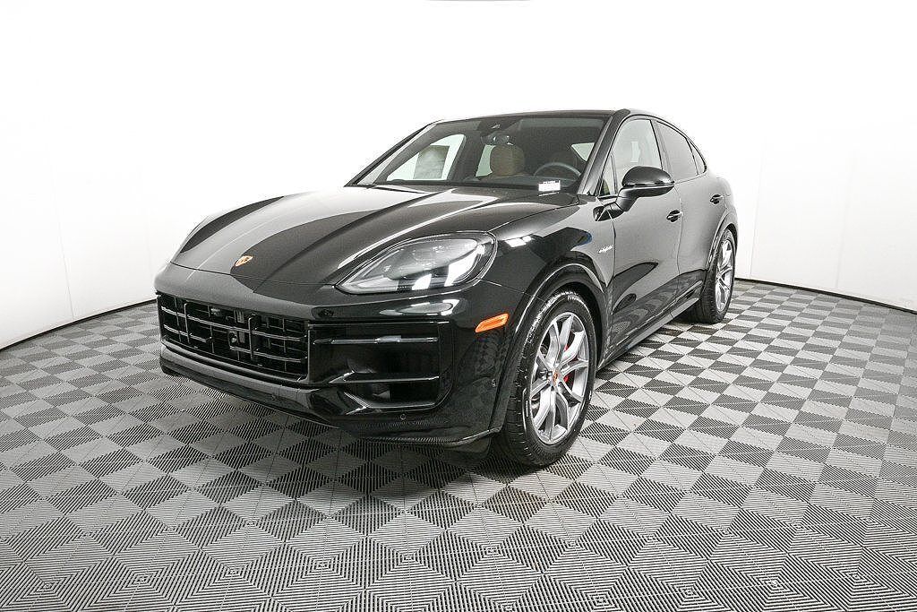 2025 PORSCHE Cayenne