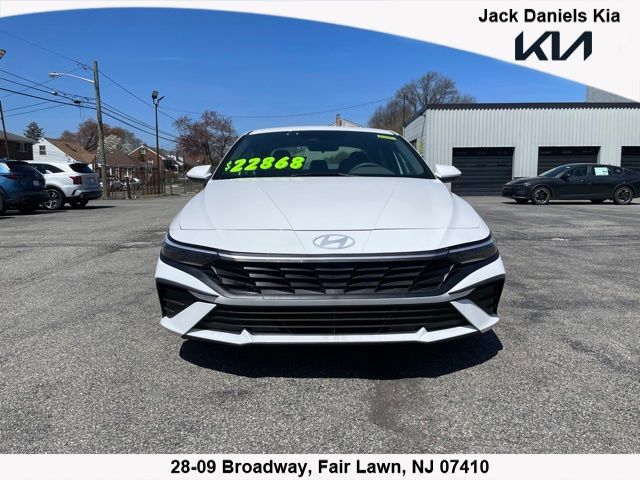2024 HYUNDAI Elantra