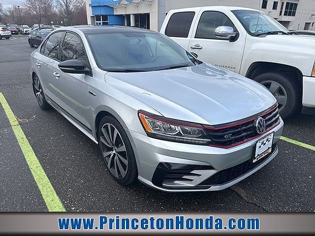 2018 VOLKSWAGEN Passat