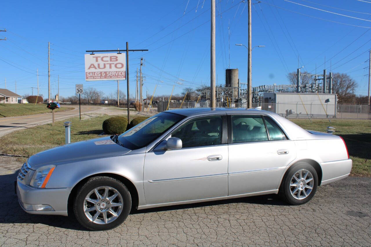 2010 CADILLAC DTS