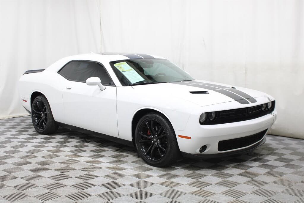 2017 DODGE Challenger