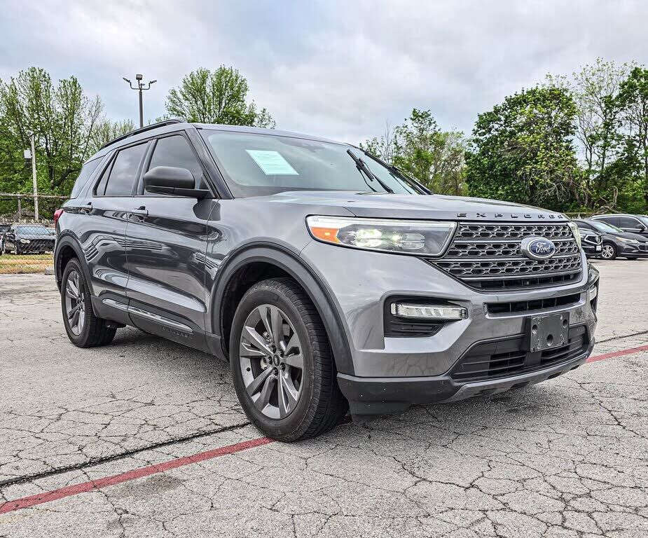 2021 FORD Explorer