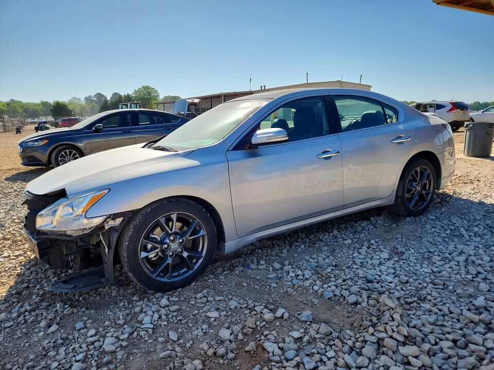 2010 NISSAN Maxima