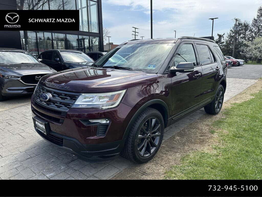 2018 FORD Explorer