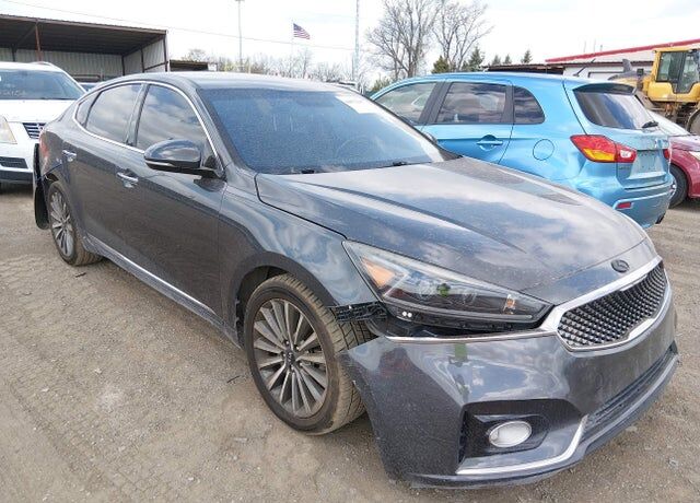 2017 KIA Cadenza