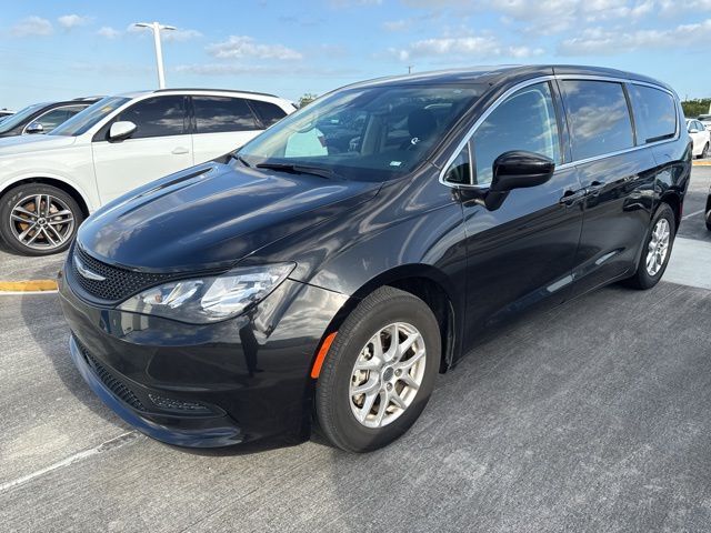 2023 CHRYSLER Voyager