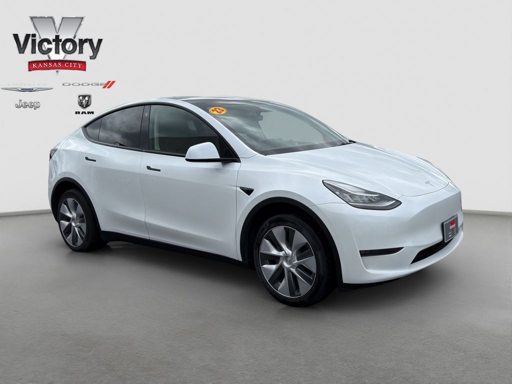 2023 TESLA Model Y