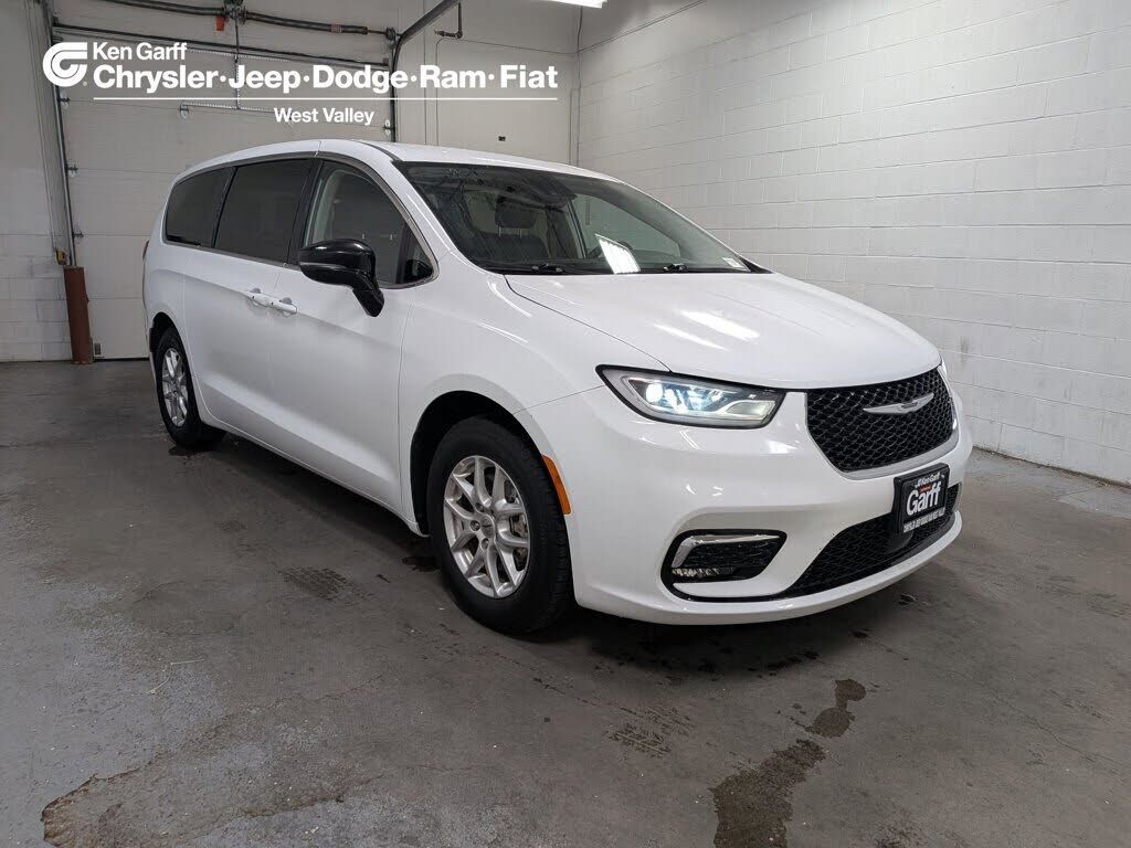 2024 CHRYSLER Pacifica