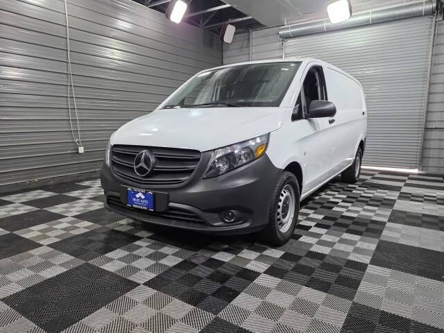 2023 MERCEDES-BENZ METRIS