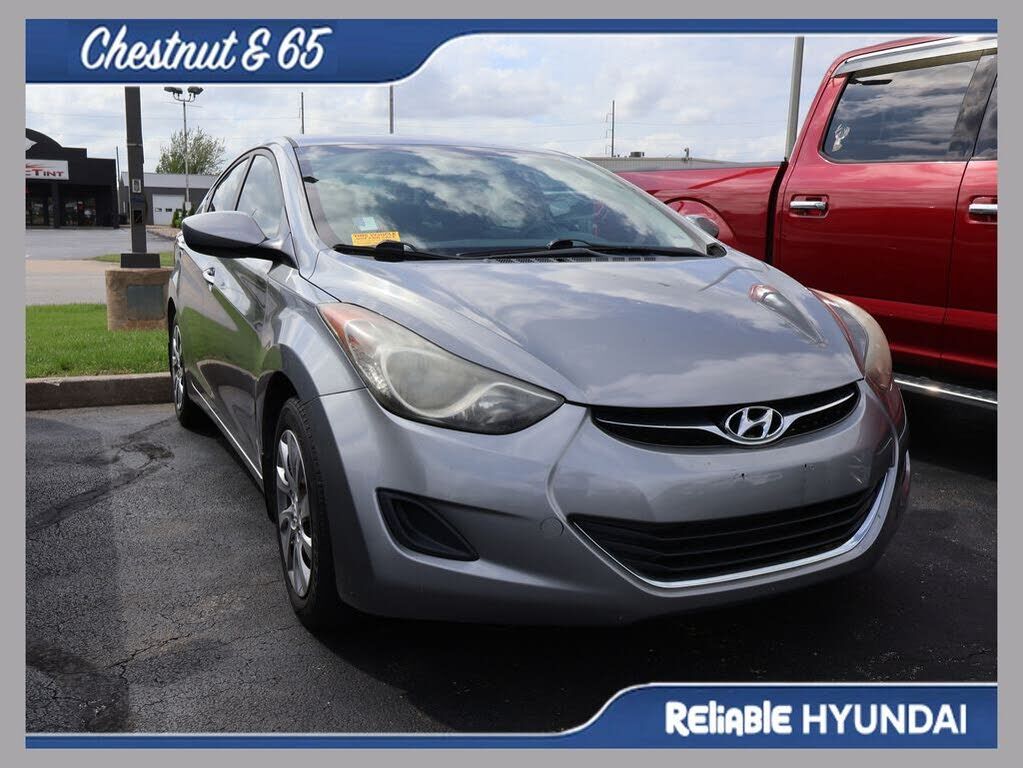 2013 HYUNDAI Elantra