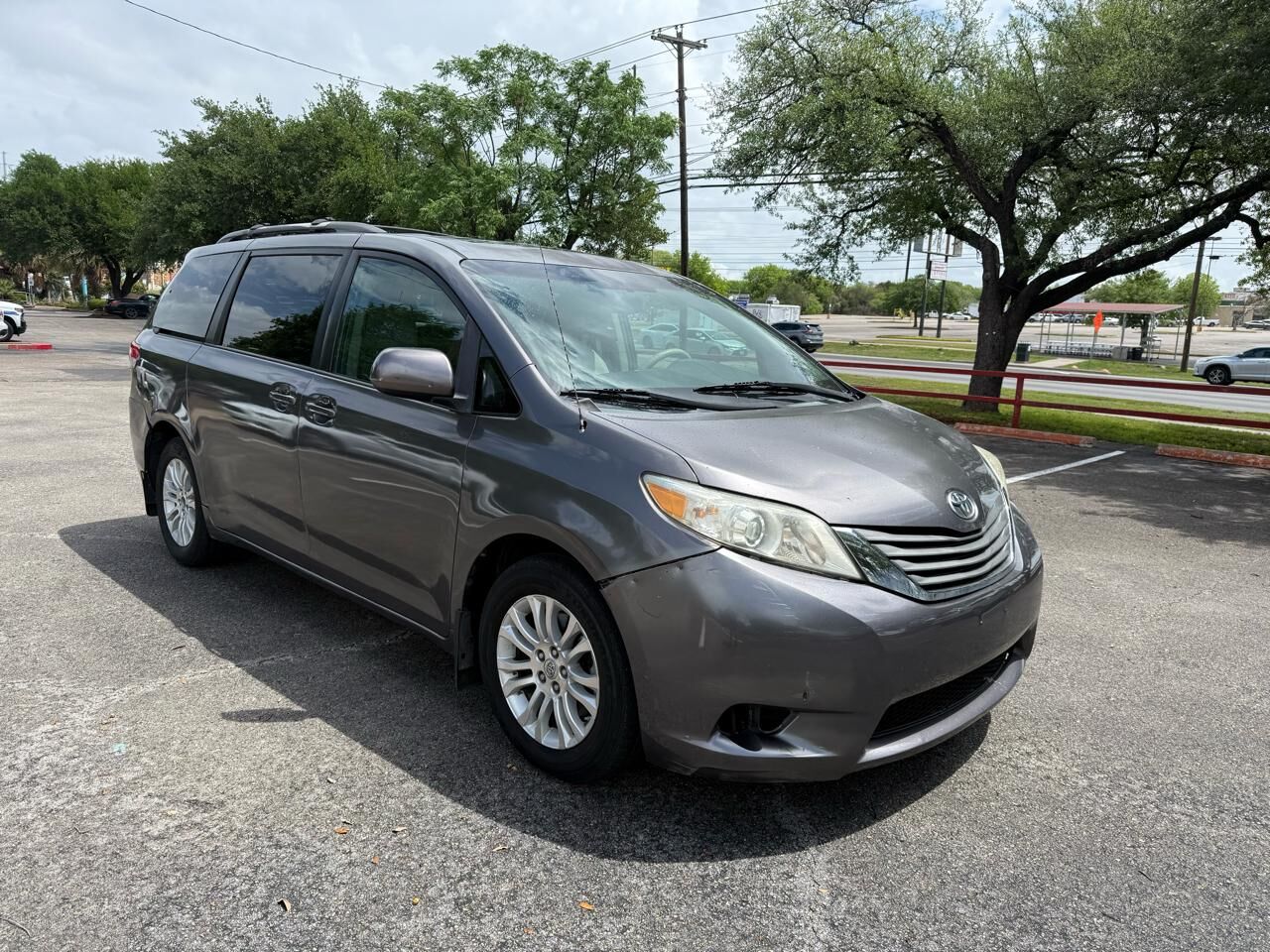 2013 TOYOTA Sienna