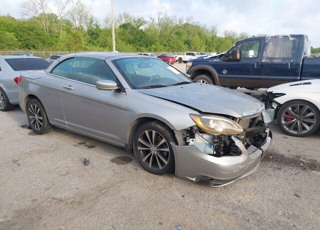 2014 CHRYSLER 200