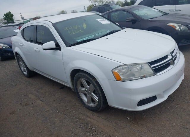 2012 DODGE Avenger