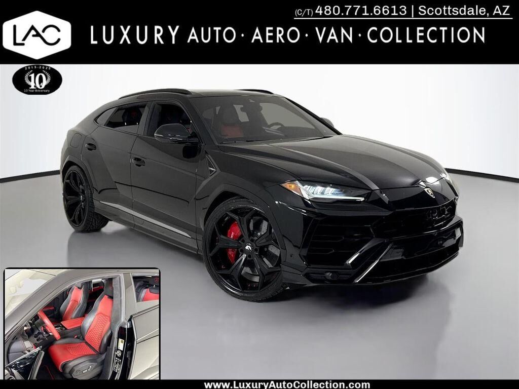 2020 LAMBORGHINI URUS