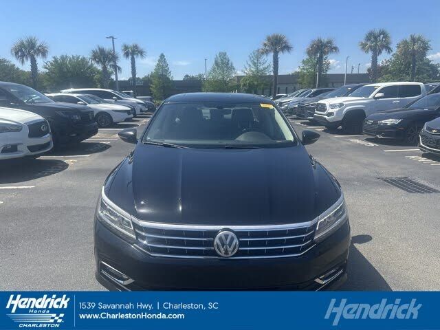 2016 VOLKSWAGEN Passat