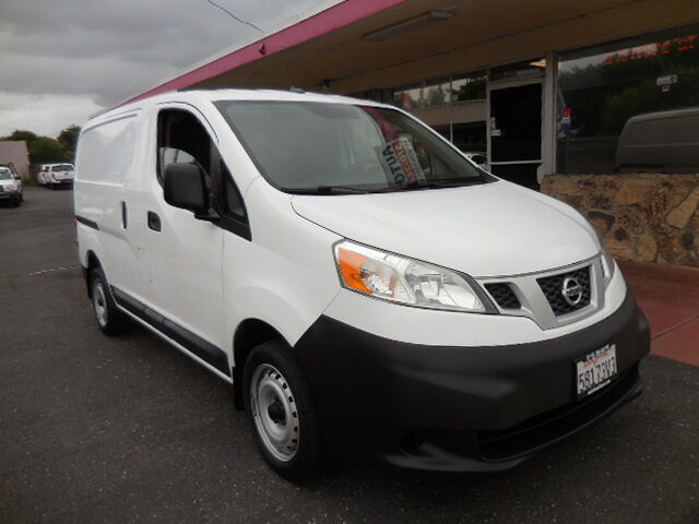 2015 NISSAN NV200