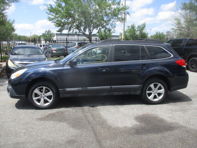 2013 SUBARU Outback