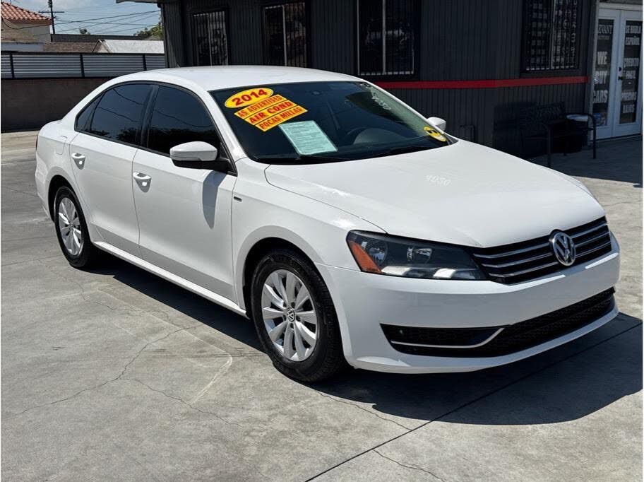 2014 VOLKSWAGEN Passat
