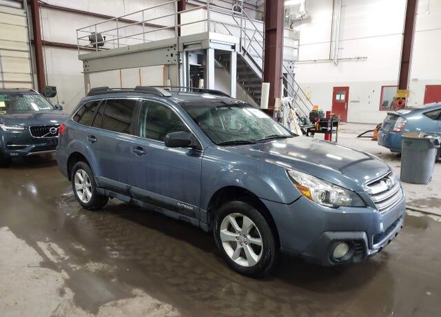 2013 SUBARU Outback
