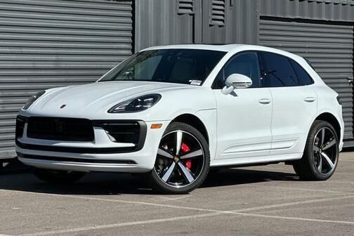 2026 PORSCHE Macan