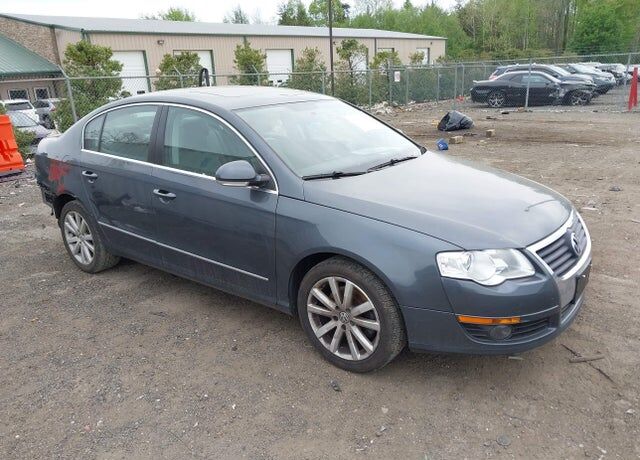 2010 VOLKSWAGEN Passat