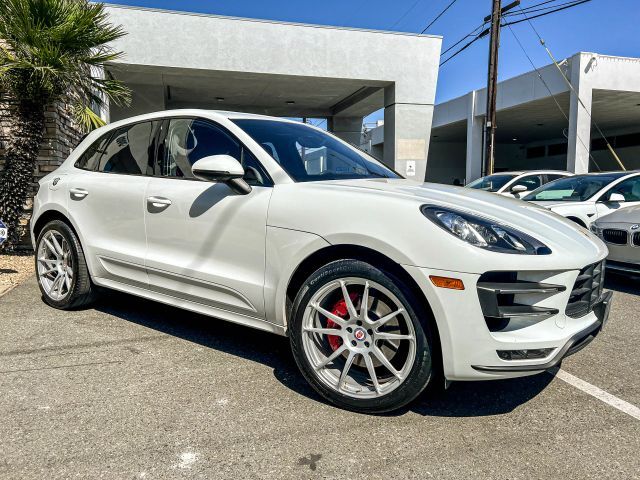 2015 PORSCHE Macan