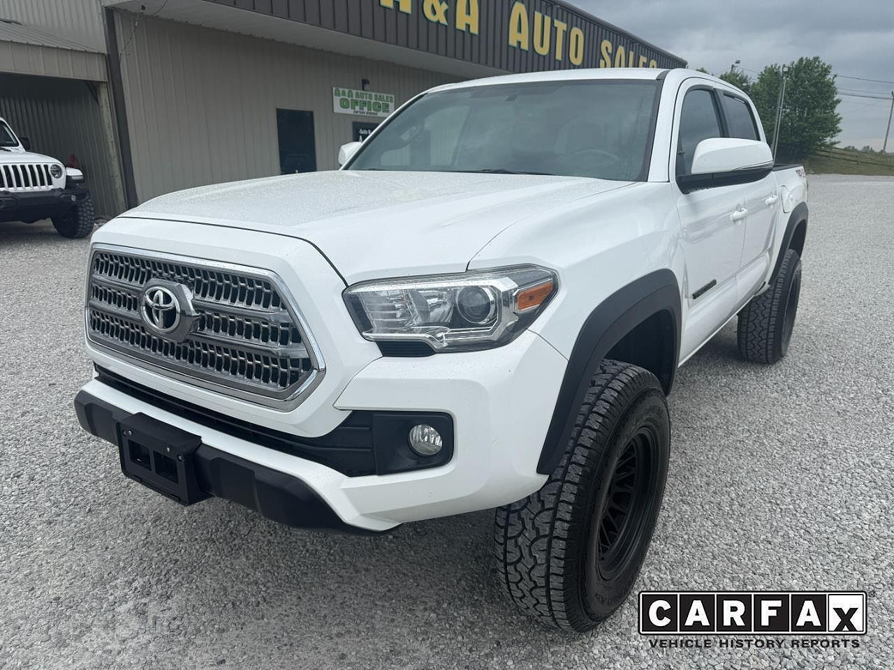 2017 TOYOTA Tacoma