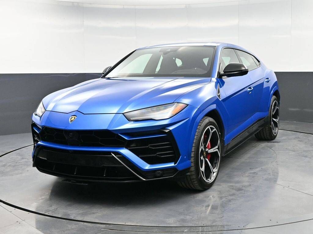 2022 LAMBORGHINI URUS