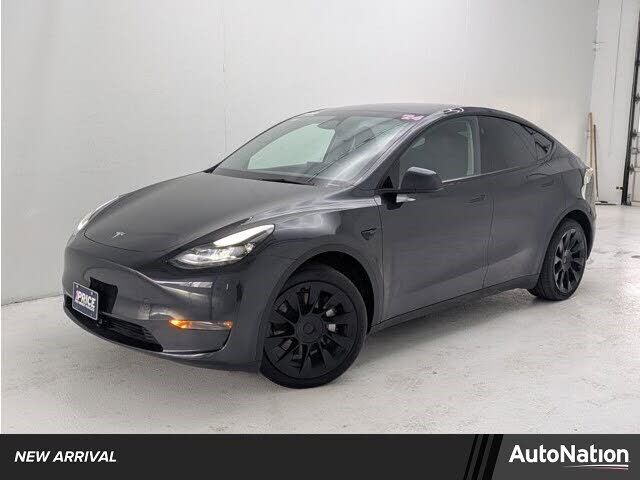 2024 TESLA Model Y