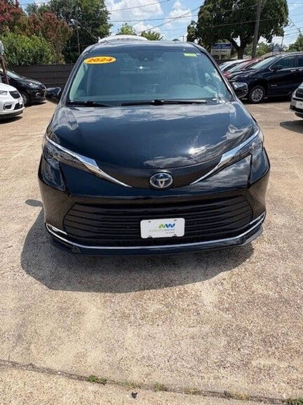 2024 TOYOTA Sienna