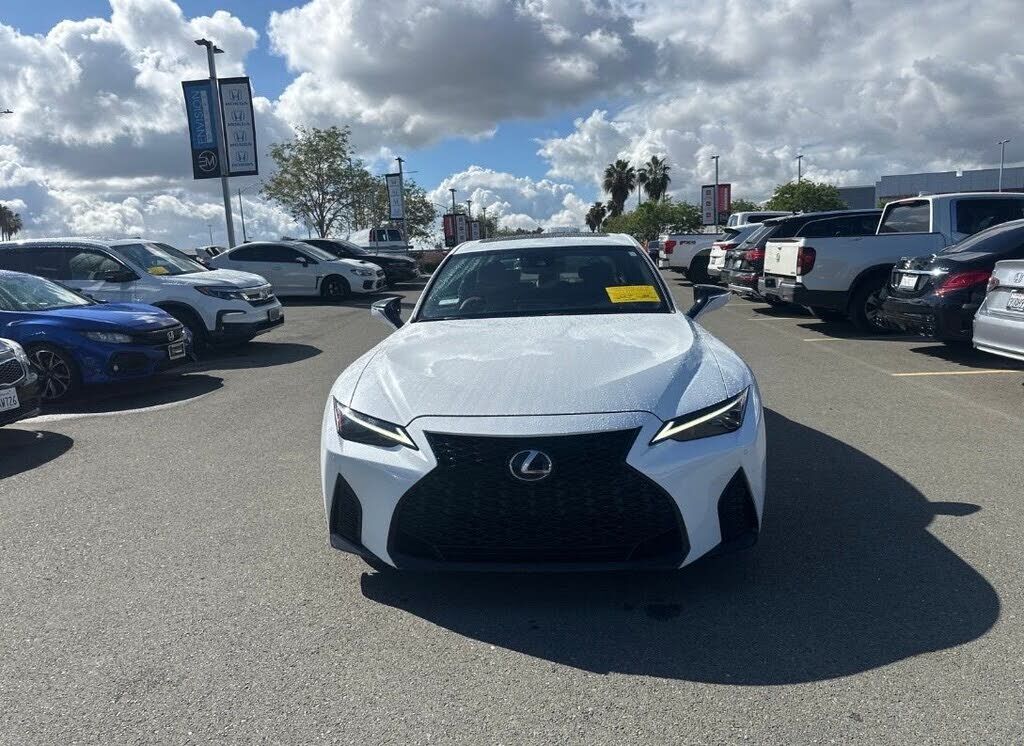 2021 LEXUS IS