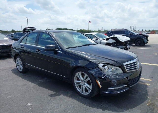 2013 MERCEDES-BENZ C-Class