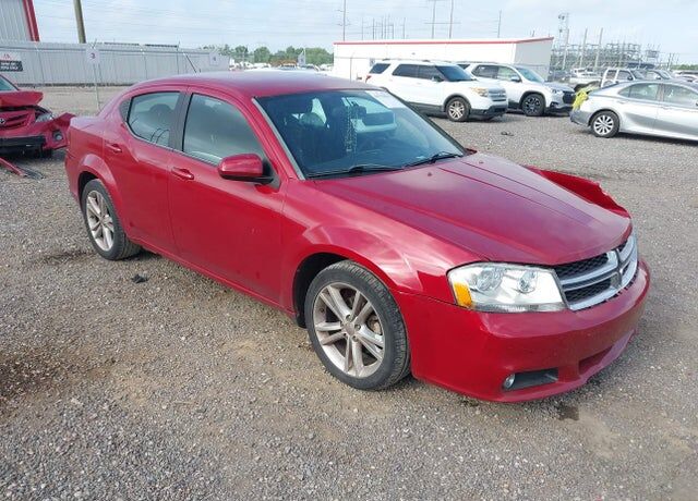 2013 DODGE Avenger