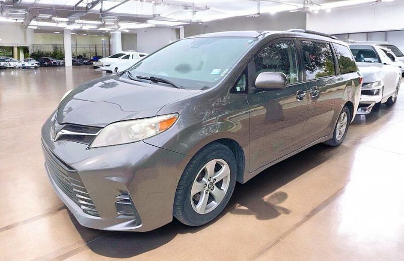 2020 TOYOTA Sienna
