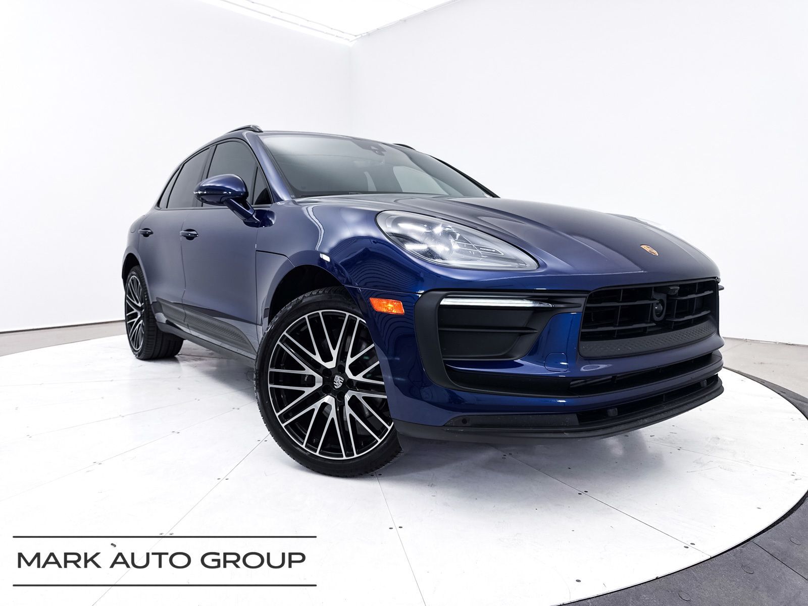 2024 PORSCHE Macan