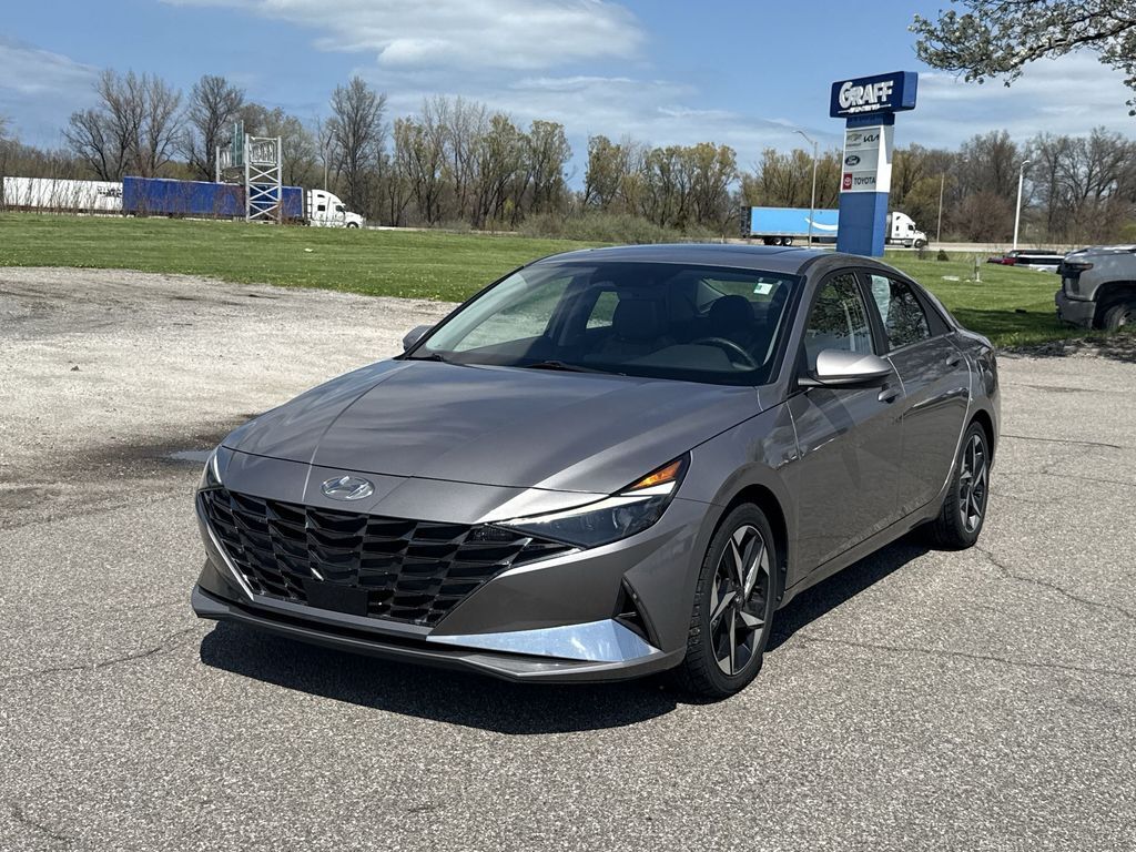2022 HYUNDAI Elantra