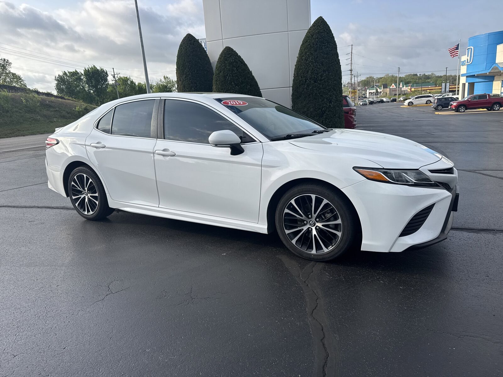 2019 TOYOTA Camry